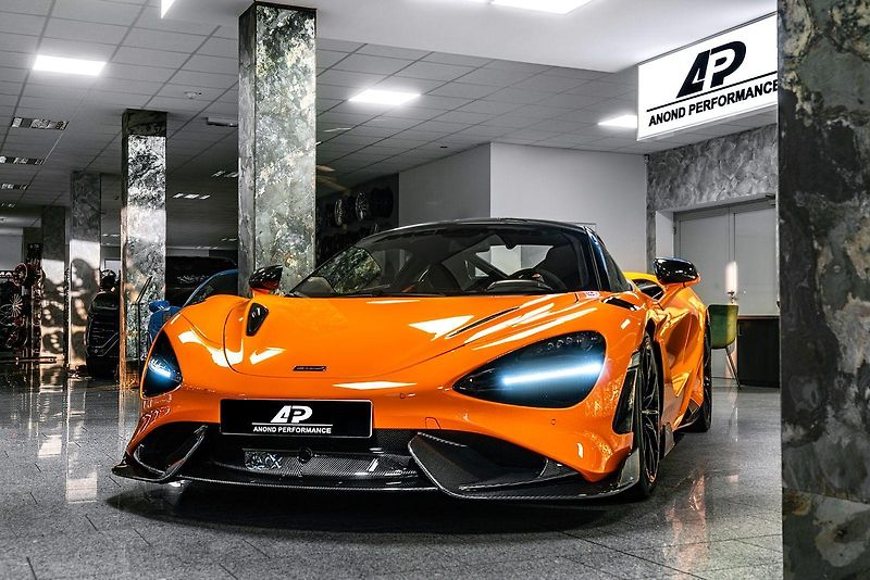 McLaren 765LT LIFT/B&W/MSO/CARBON/BREAKS - fotka 2 z 40