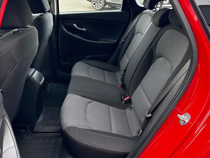 Hyundai i30 Family Comfort - fotka 8 z 25