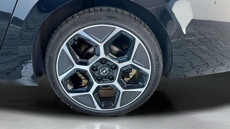 Opel Astra Sports Tourer GS BlueHDi 96kW - fotka 39 z 39
