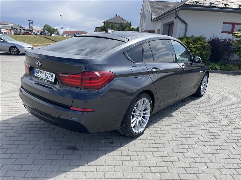 BMW Řada 5 3,0 GT 190kw 530d M-Paket Pano - fotka 4 z 37