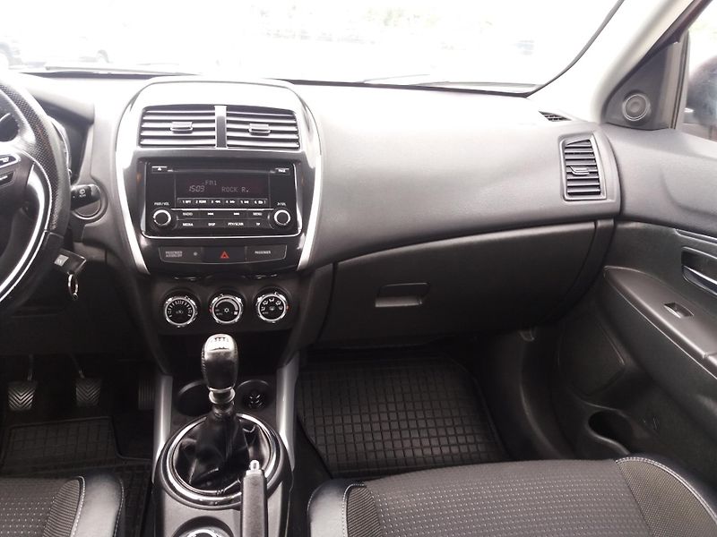 Citroën C4 Aircross 1.6HDi,4X4,1.MAJITEL-ČR - fotka 10 z 24