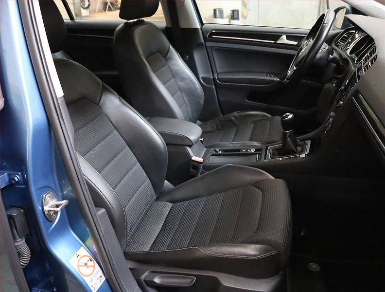 Volkswagen Golf (2013) 1.4 TSI, Serv.kniha, Xenony - fotka 9 z 22