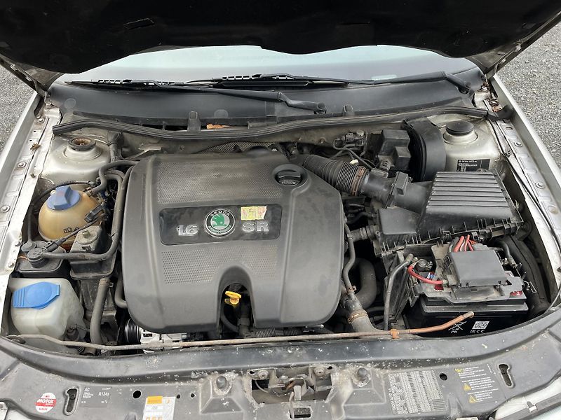 Škoda Octavia (2002) 1,6i 75 Kw Dig.Klima ASR - fotka 16 z 16