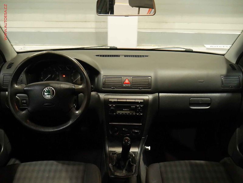 Škoda Octavia (2003) 1.6 MPi, 2.maj,ČR - fotka 8 z 13
