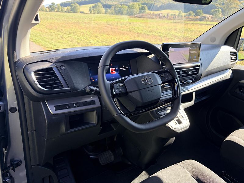 Toyota ProAce Verso 2.2 132KW 8 MÍST, 8AT, L2 - fotka 15 z 46