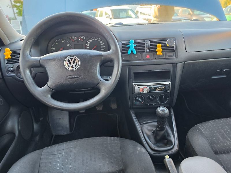 Volkswagen Golf (2001) 1.9 TDI Zimáky - fotka 13 z 22
