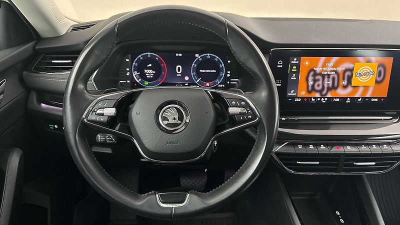 Škoda Octavia 2.0 TDI DSG Style Combi - fotka 9 z 28