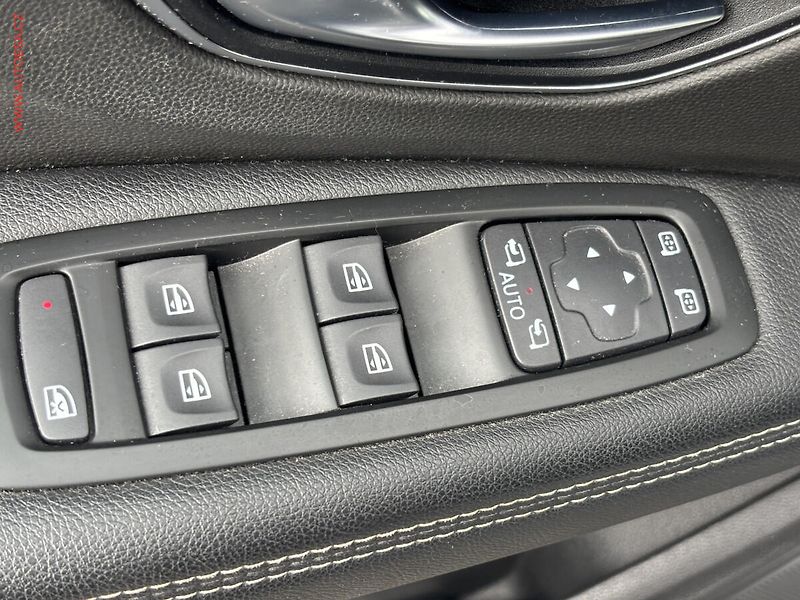 Renault Scénic (2018) 1.3TCe, LED, panorama - fotka 13 z 20