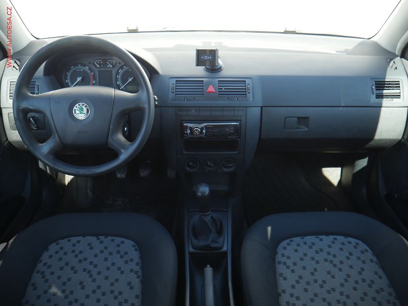 Škoda Fabia (2005) 1.2HTP, 2.maj,ČR, servis - fotka 8 z 15
