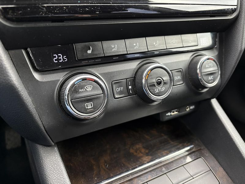 Škoda Octavia 1.4 TSI DSG / 103 kW Elegance - fotka 19 z 21