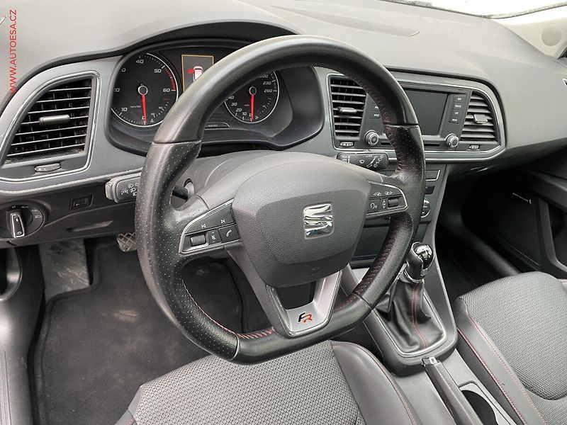 Seat Leon (2014) 2.0 TDi, FR, TZ, park.asist - fotka 12 z 17