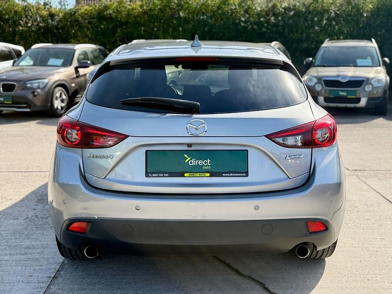 Mazda 3 - fotka 8 z 9