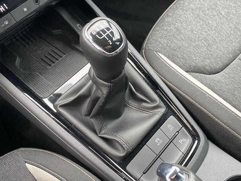 Škoda Kamiq (2024) 1.0 TSI Top Selection - fotka 17 z 34