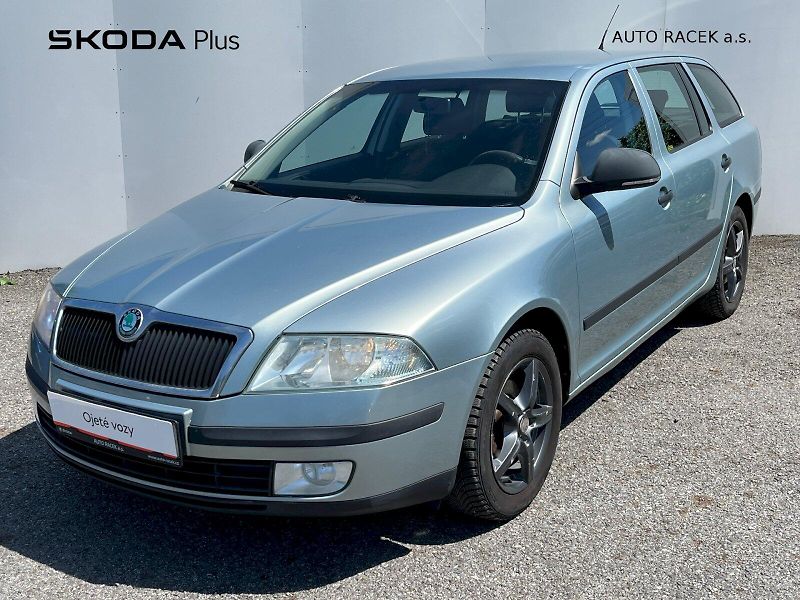 Škoda Octavia (2011) 1.6 MPI Tour Trumf Combi - fotka 1 z 24