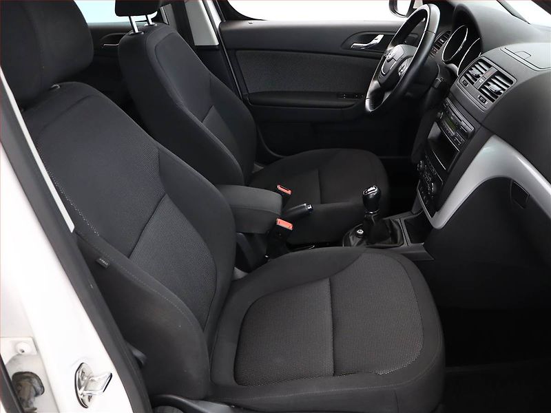 Škoda Yeti (2013) 1.8 TSI, 4X4, Serv.kniha - fotka 7 z 15