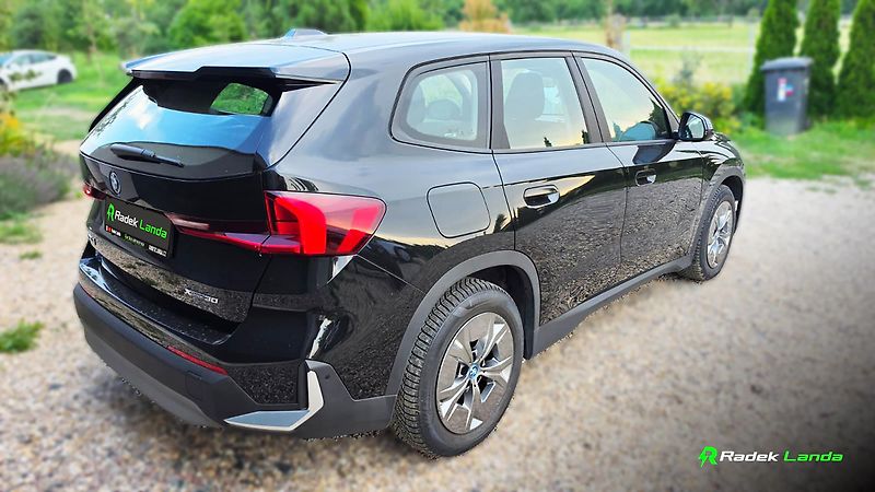 BMW iX1 (2024) - fotka 2 z 13