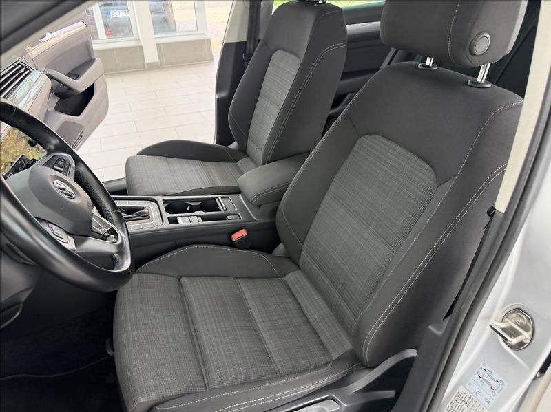 Volkswagen Passat 2,0 TSI, LED, DSG, MirrorLink - fotka 9 z 33
