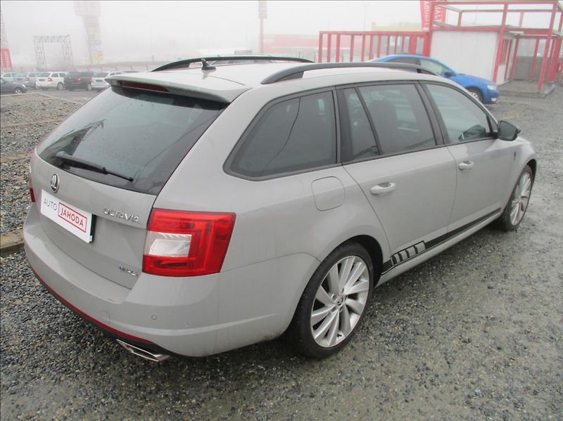 Škoda Octavia 2,0 TDI RS, DSG,serviska,navi, - fotka 5 z 42