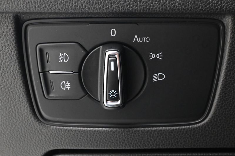 Volkswagen Passat 2,0 TDI 140kW DSG Alltrack 4Mo - fotka 26 z 32