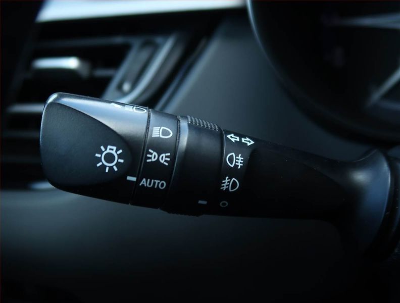 Toyota C-HR (2021) 1.2 Turbo, Serv.kniha - fotka 16 z 20