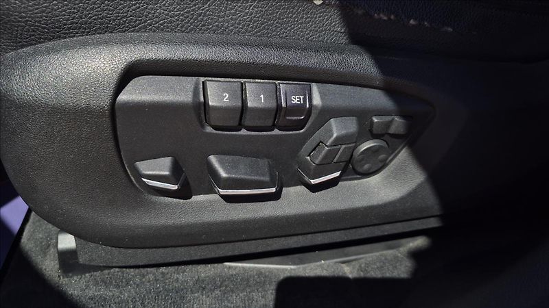 BMW X5 3,0 230 Kw 40d Xdrive ČR - fotka 15 z 30