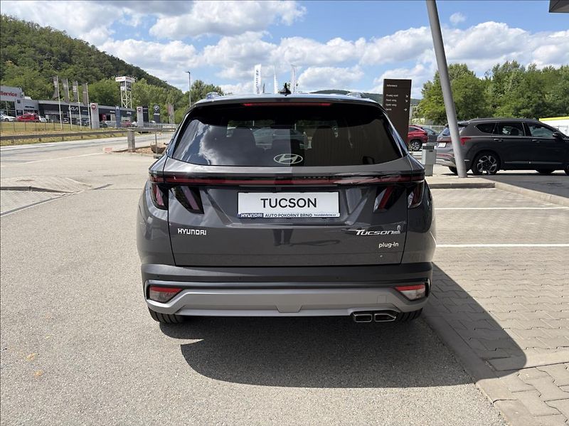 Hyundai Tucson 1,6 T PHEV AT  FL 20 Years - fotka 6 z 22