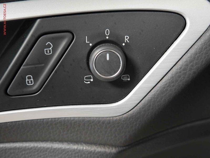 Volkswagen Golf (2015) 1.4 TSi R-Line, CUP - fotka 18 z 23