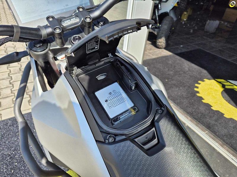 Can-Am (2025) ORIGIN 73' 35kW - fotka 19 z 23