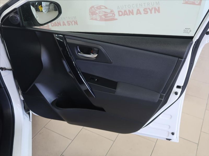 Toyota Auris 1,6 původ ČR! - fotka 12 z 39