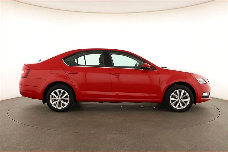 Škoda Octavia (2019) Style 2.0 TDI, 4X4, Automat - fotka 6 z 14