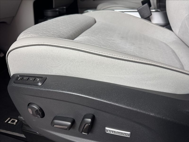 Volkswagen ID.Buzz Pro 150kW IQ Light Assist - fotka 25 z 50