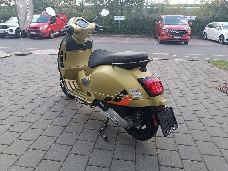 Vespa GTS 125 Super (2025) Sport Verde Ambizioso matt - fotka 5 z 12