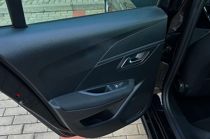 Peugeot 208 (2021) 1.2 PureTech, Active Pack - fotka 15 z 38