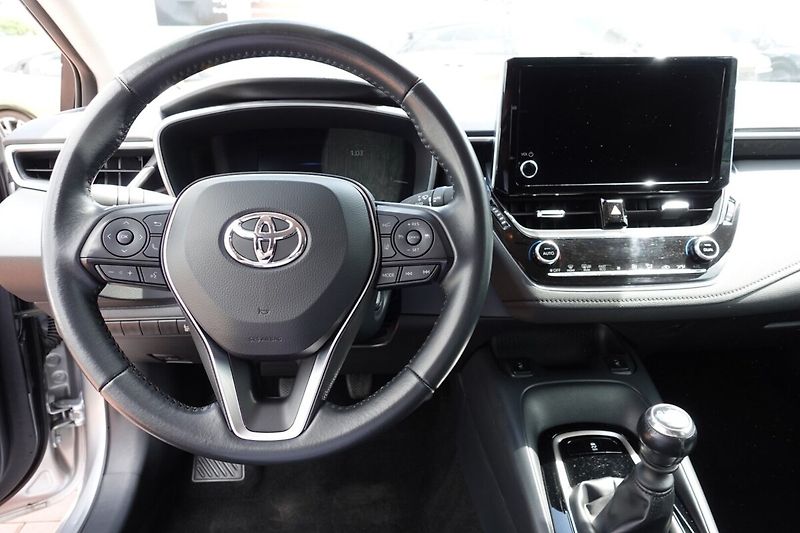Toyota Corolla 1,5 BA M/T Comfort + Style + T - fotka 15 z 32
