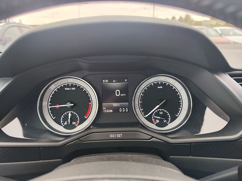 Škoda Superb 2.0 TDi/147kW Sportline DSG - fotka 18 z 34