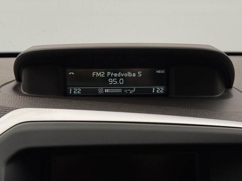 Volvo XC60 D4 AWD SUMMUM AUT CZ - fotka 25 z 45