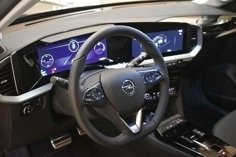 První předvýrobní kusy nového Opelu Mokka jsme mohli prozkoumat v Praze