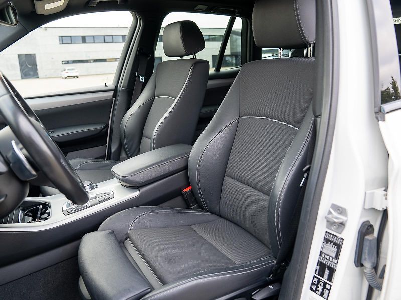 BMW X3 xDrive20d (F25) Model M Sport - fotka 14 z 26