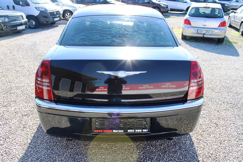 Chrysler 300C (2007) 3,0CRD KŮŽE XENON TEMPOMAT ALU - fotka 6 z 17
