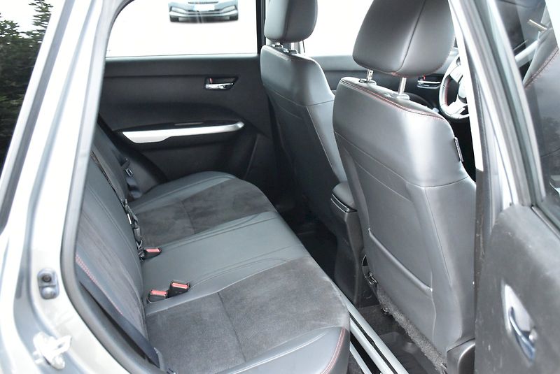 Suzuki Vitara (2017) 1.4 BoosterJet 4x4 automat - fotka 22 z 24