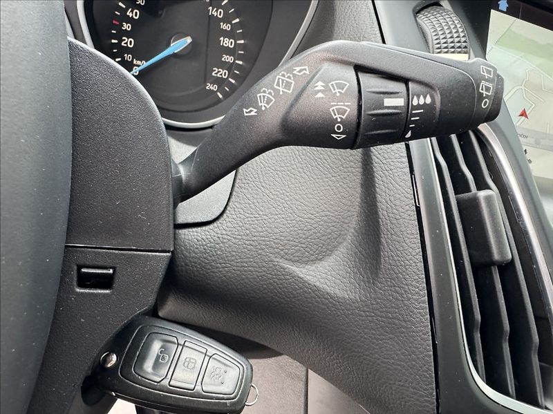 Ford Focus 1,5 TDCi 77kW NAVIGACE - fotka 32 z 50