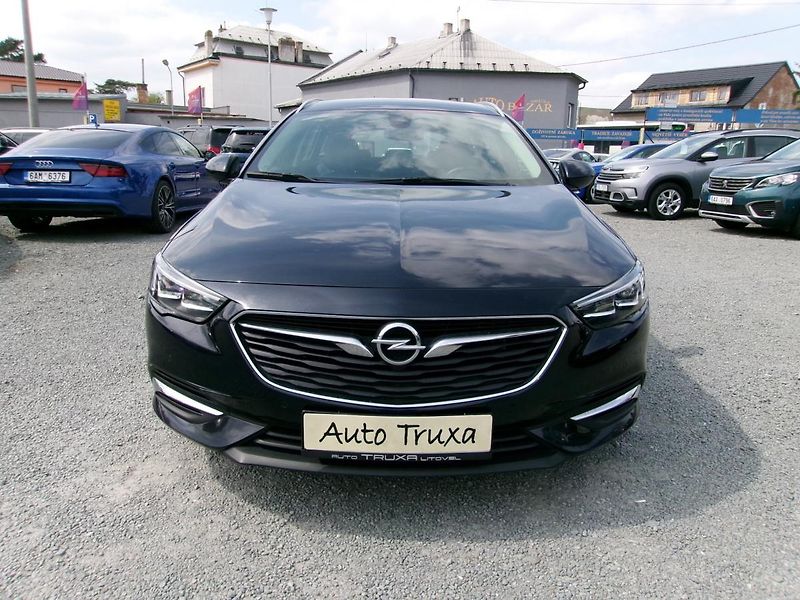Opel Insignia ST 2.0 Turbo 191kW 4x4 automat - fotka 31 z 43