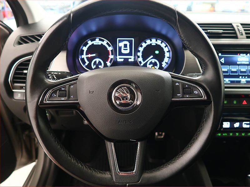 Škoda Fabia (2018) Style Plus 1.0 TSI, Automat - fotka 16 z 18