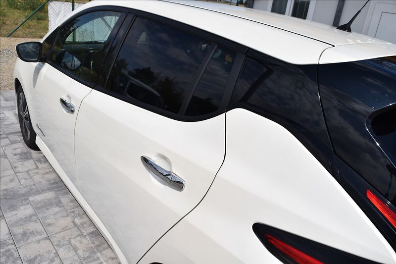 Nissan Leaf 42KW TEKNA TOP VÝBAVA - fotka 10 z 26