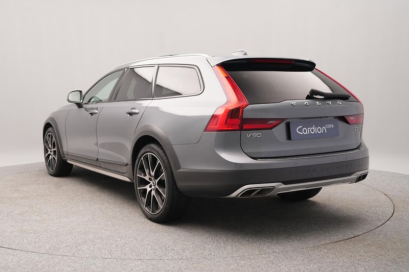 Volvo V90 CC D4 AWD MOMENTUM PRO  - fotka 8 z 47