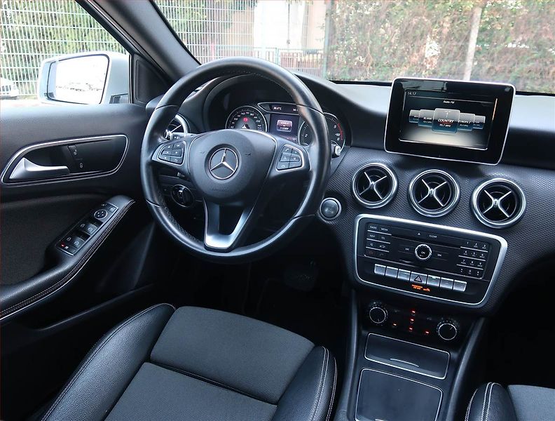Mercedes-Benz Třídy A (2017) Classic A 180 d, Automat, Kůže - fotka 7 z 18