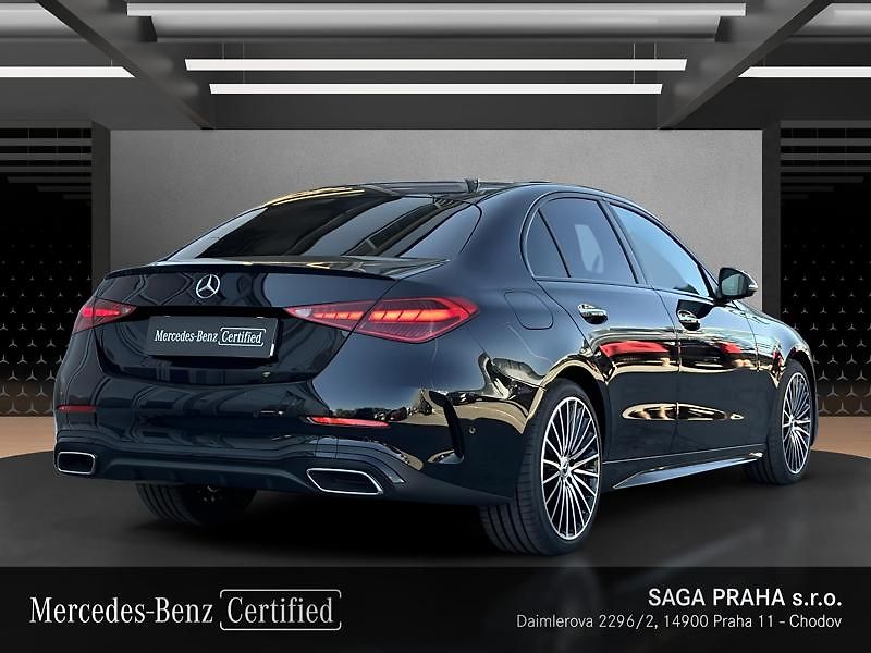 Mercedes-Benz Třídy C 200 AMG Night - fotka 4 z 18