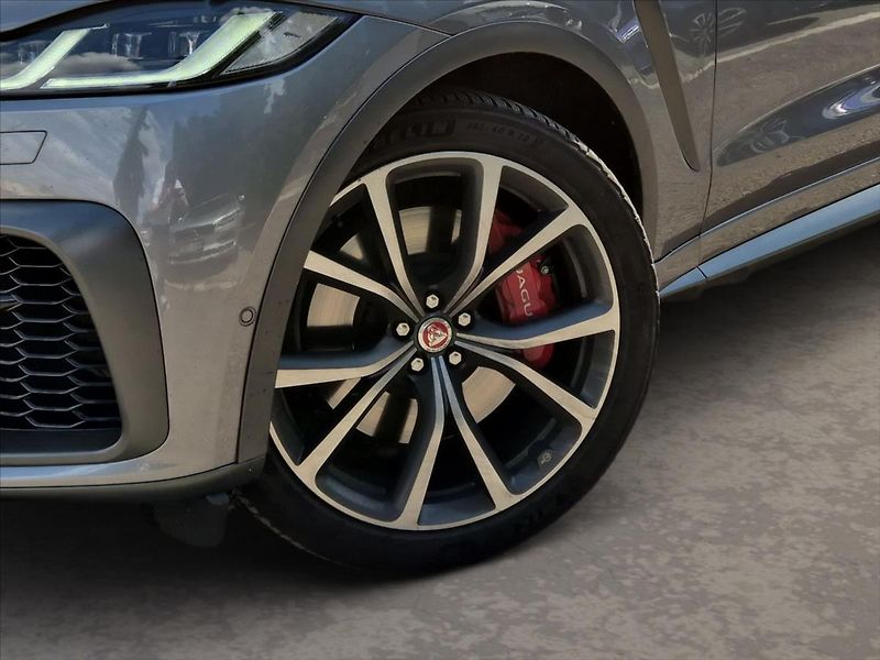 Jaguar F-Pace 5,0 V8 AWD SVR 405 kW - fotka 6 z 20