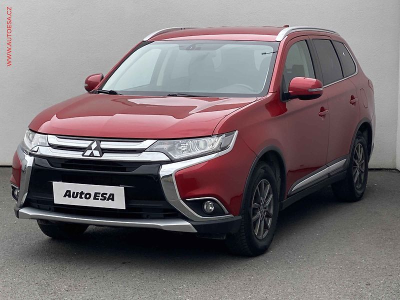 Mitsubishi Outlander (2017) 2.0 2WD, Invite, kamera, +ALU - fotka 3 z 17
