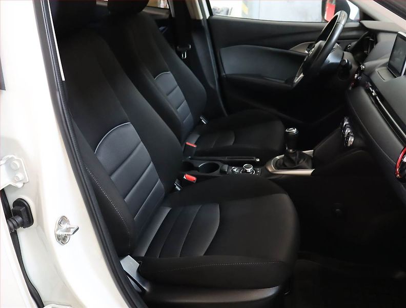 Mazda CX-3 (2016) 2.0 Skyactiv-G, Xenony - fotka 9 z 19